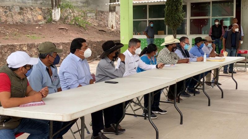AMH construye ruta de paz en San Vicente Coatlán
