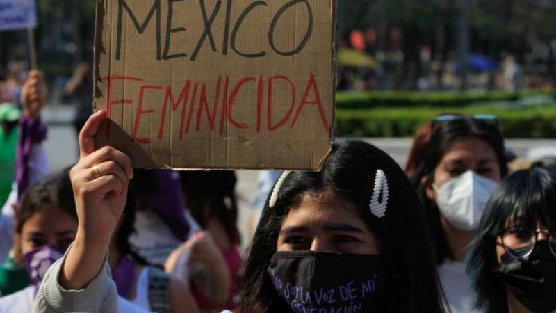 AMLO atribuye alza de los feminicidios a clasificación.