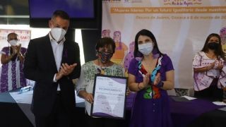 Miniatura: DIF Oaxaca felicita y reconoce la incansable labor de la procuradora María Cristina Susana Pérez Guerrero Zamora
