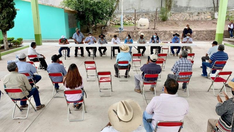AMH construye ruta de paz en San Vicente Coatlán