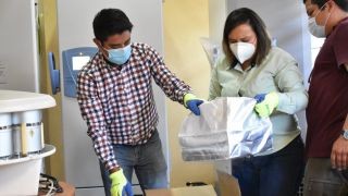 Miniatura: Arriban a Oaxaca 24 mil 375 dosis de la vacuna Pfizer: SSO
