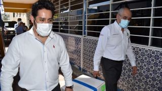 Miniatura: Arriban a Oaxaca 24 mil 375 dosis de la vacuna Pfizer: SSO