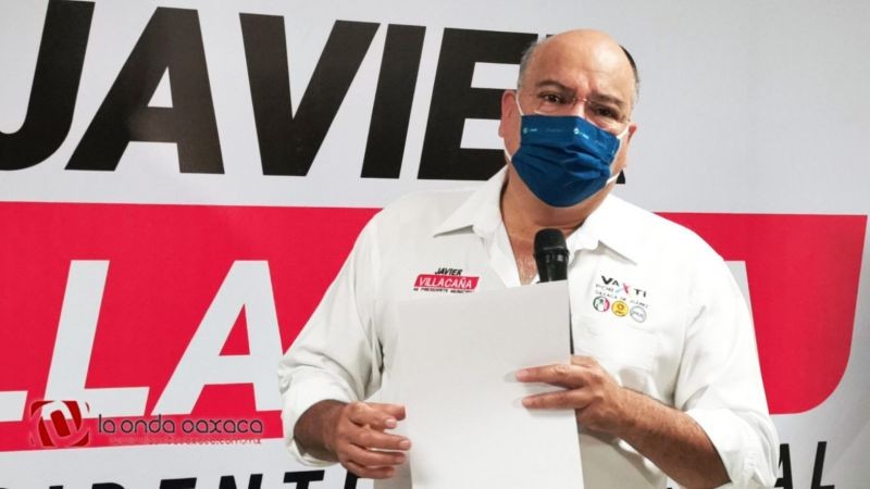 Obras que beneficien directo a las familias, el compromiso de Javier Villacaña