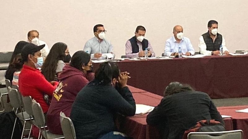 Gobierno de Oaxaca y normalistas alcanzan acuerdo en favor de la paz y el orden