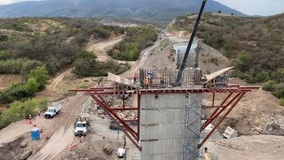 Miniatura: La construcción de las autopistas Mitla – Tehuantepec y Barranca Larga – Ventanilla es una realidad