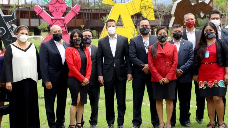 Reconoce Alejandro Murat aportación de ingenieras e ingenieros en el desarrollo de Oaxaca