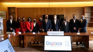 Miniatura: Reconoce Alejandro Murat aportación de ingenieras e ingenieros en el desarrollo de Oaxaca