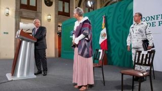 Miniatura: AMLO exhibió que Walmart y Bimbo pagan casi tres veces menos de luz que un hogar