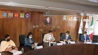 Miniatura: Firman IEEPO, INE y el IEEPCO convenio de colaboración que facilite uso de escuelas públicas en el Proceso Electoral Local 2022