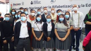 Miniatura: Encabeza Alejandro Murat el arranque del “Movimiento Nacional por la Alfabetización y Educación” en Oaxaca