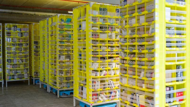 Los increíbles nuevos robots de Amazon para mejorar la seguridad en sus depósitos