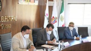 Miniatura: Firman IEEPO, INE y el IEEPCO convenio de colaboración que facilite uso de escuelas públicas en el Proceso Electoral Local 2022