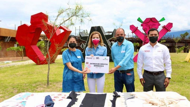 “La administración que encabeza mi esposo, el Gobernador Alejandro Murat, continúa entregando créditos en beneficio de más familias oaxaqueñas”: IMM