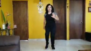 Miniatura: Aurora Pérez, trabajadora de Administración que empodera a la mujer a través del deporte