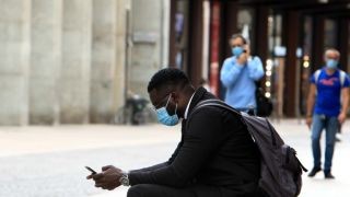 Miniatura: Cómo ocultar el número de identidad de tu iPhone (y por qué deberías hacerlo)