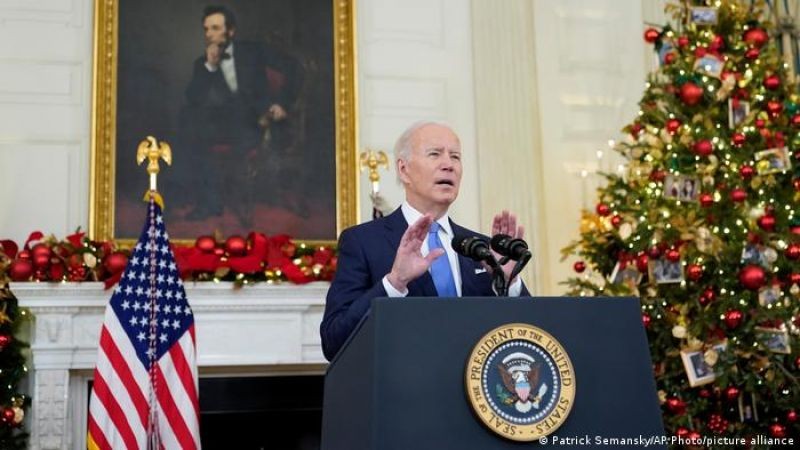 En su primera Navidad en la Casa Blanca, Joe Biden elogió el coraje de los estadounidenses ante la pandemia