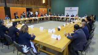 Miniatura: Instala Gobernador Comité para la Conmemoración del Centenario de la Constitución Política de Oaxaca