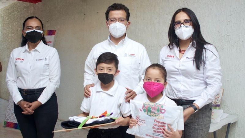 Titular de la Sebien entrega Créditos a la Palabra de la Mujer y supervisa el programa “Vamos Juntos a la Escuela”